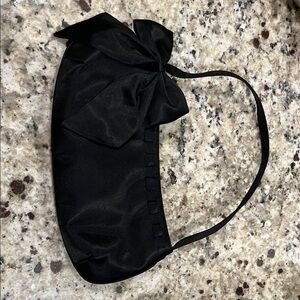 Little black purse, perfect for tweens on special events.